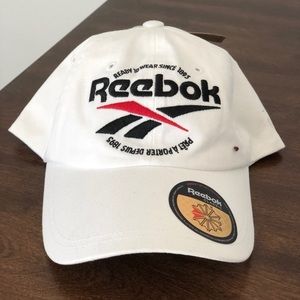 NWT Reebok White Hat